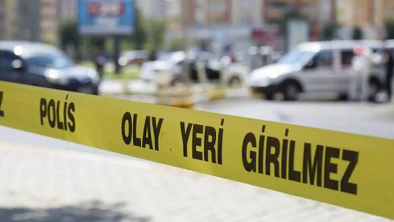 İzmir’de Sahipsiz Köpeğe Ateş Açmak İstedi, Yoldan Geçen Çifte İsabet Etti: 1 Ölü, 1 Yaralı