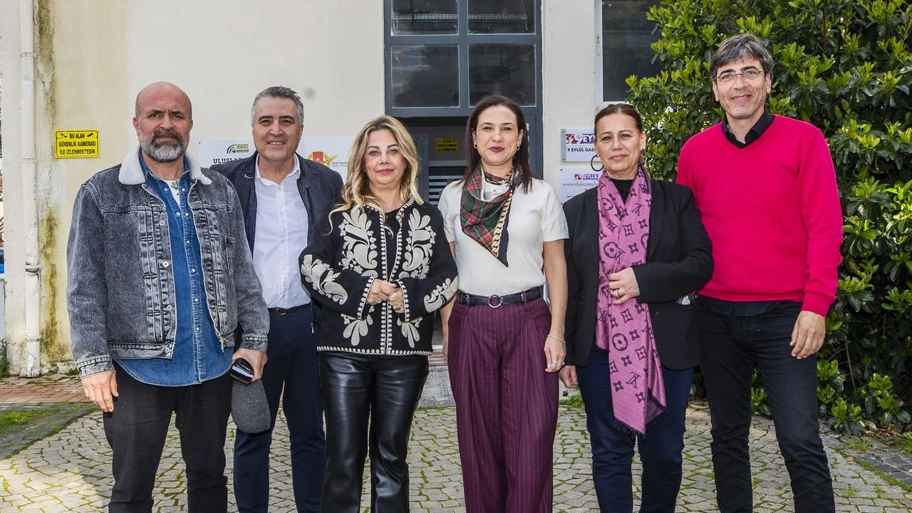 Efes Selçuk Belediye Başkanı Sengel, İzmir Gazeteciler Cemiyeti’ni ziyaret etti