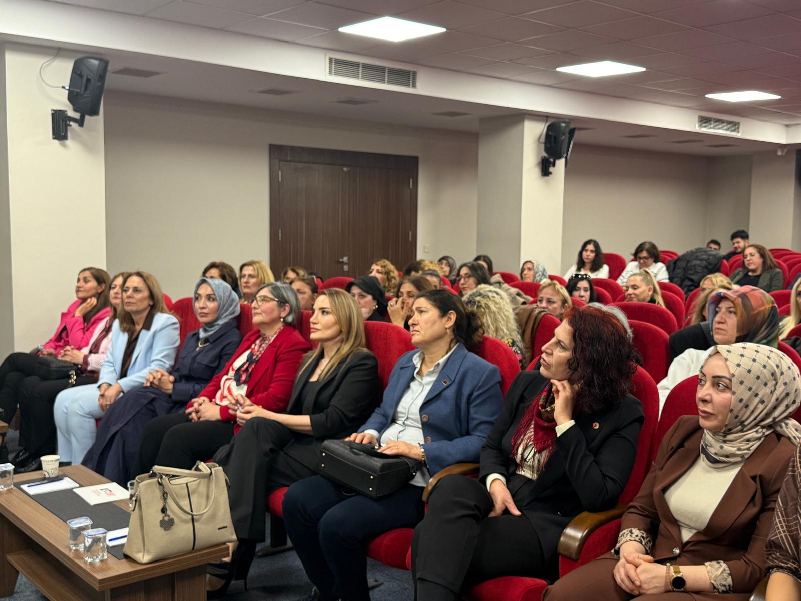 KA.DER KÜRSÜ GAZİANTEP’TE GENİŞ KATILIMLA GERÇEKLEŞTİ