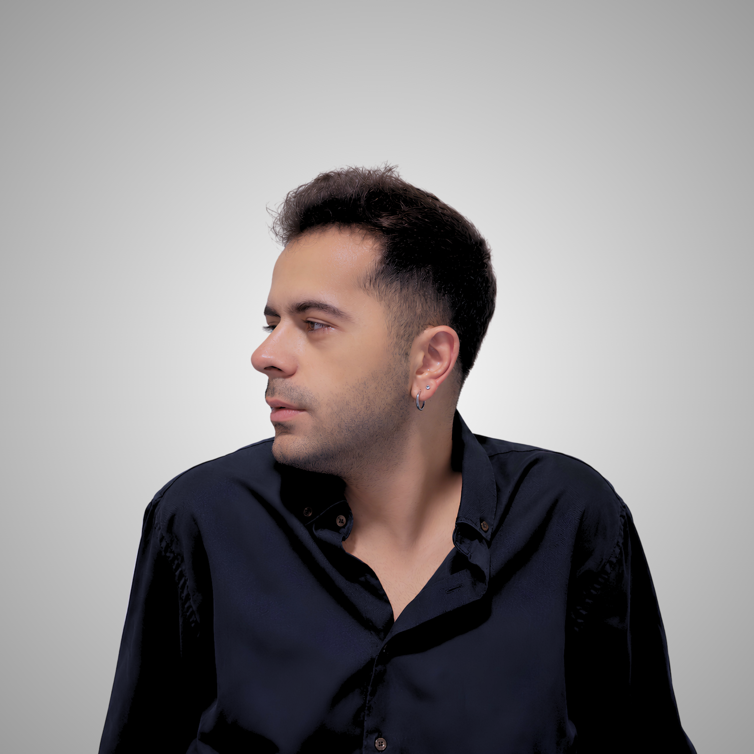 Emre Musaoğlu İki Yıllık Sessizliğini “Saçma Vedalar” ile Bozdu